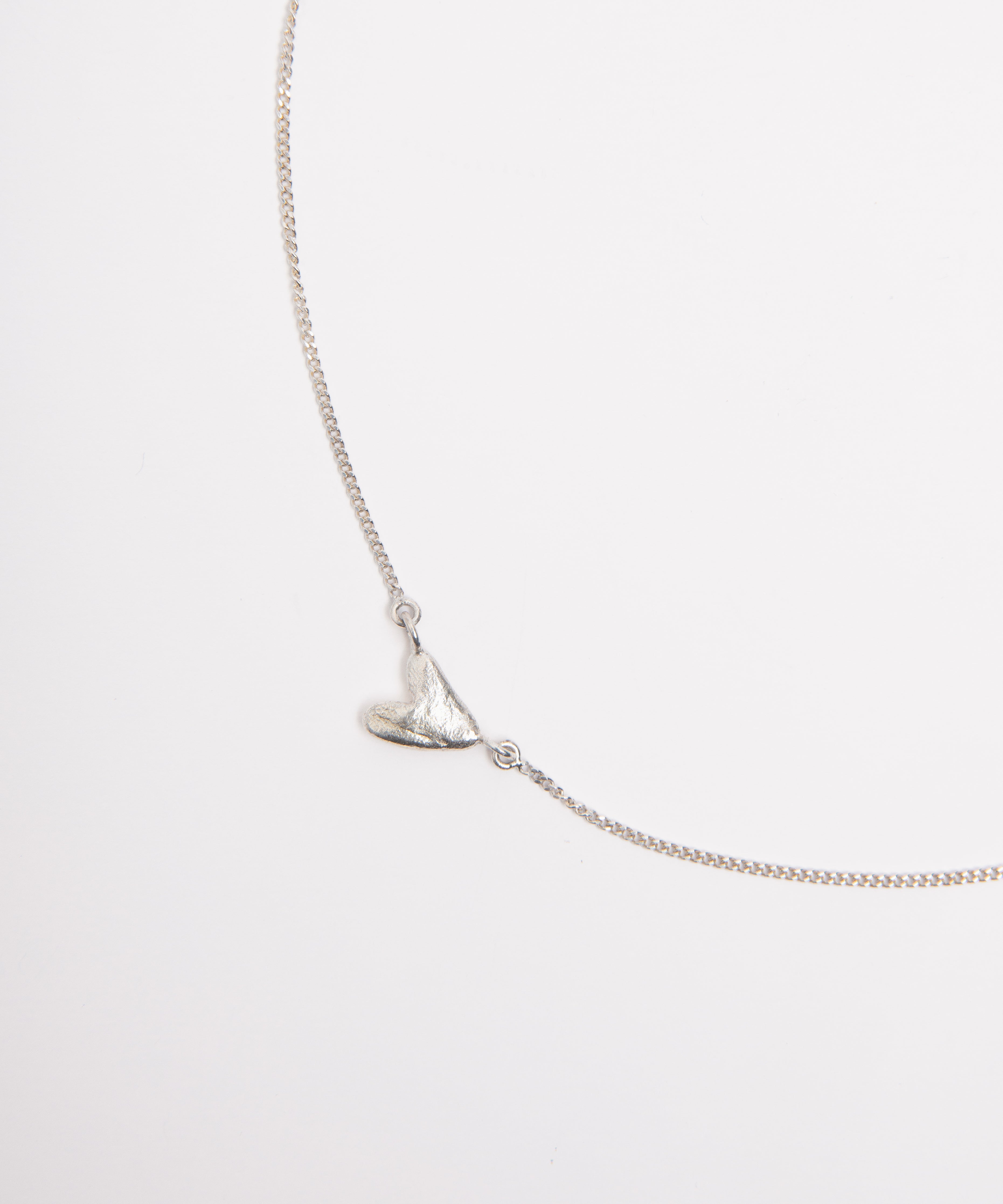 Coração nas Mãos v2 Necklace