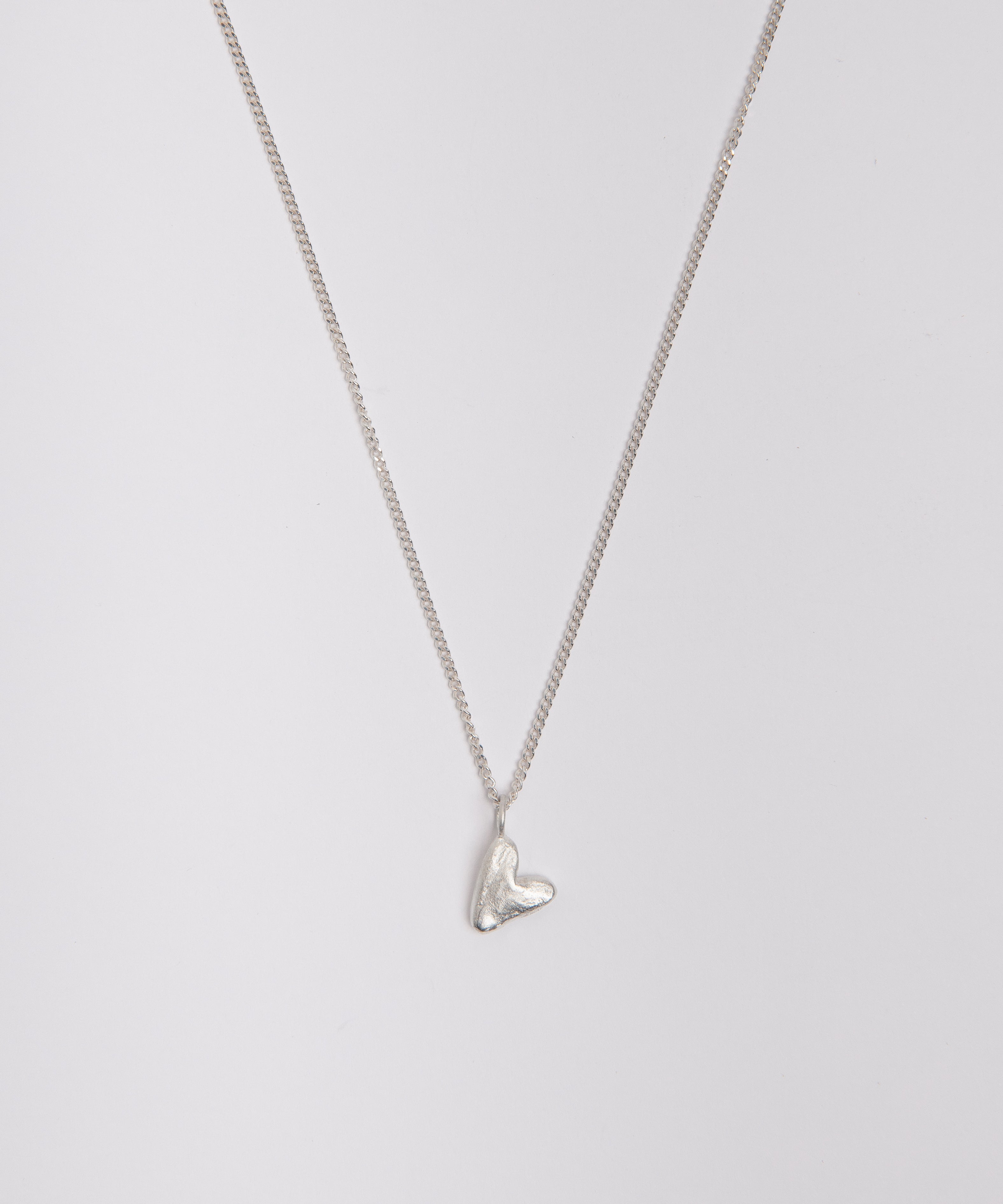 Coração nas Mãos V3 Necklace